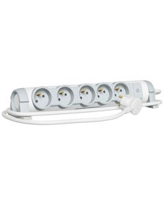 Multiprises LEGRAND 5 Prises 2P+T 3M Avec Interrupteur(050080)